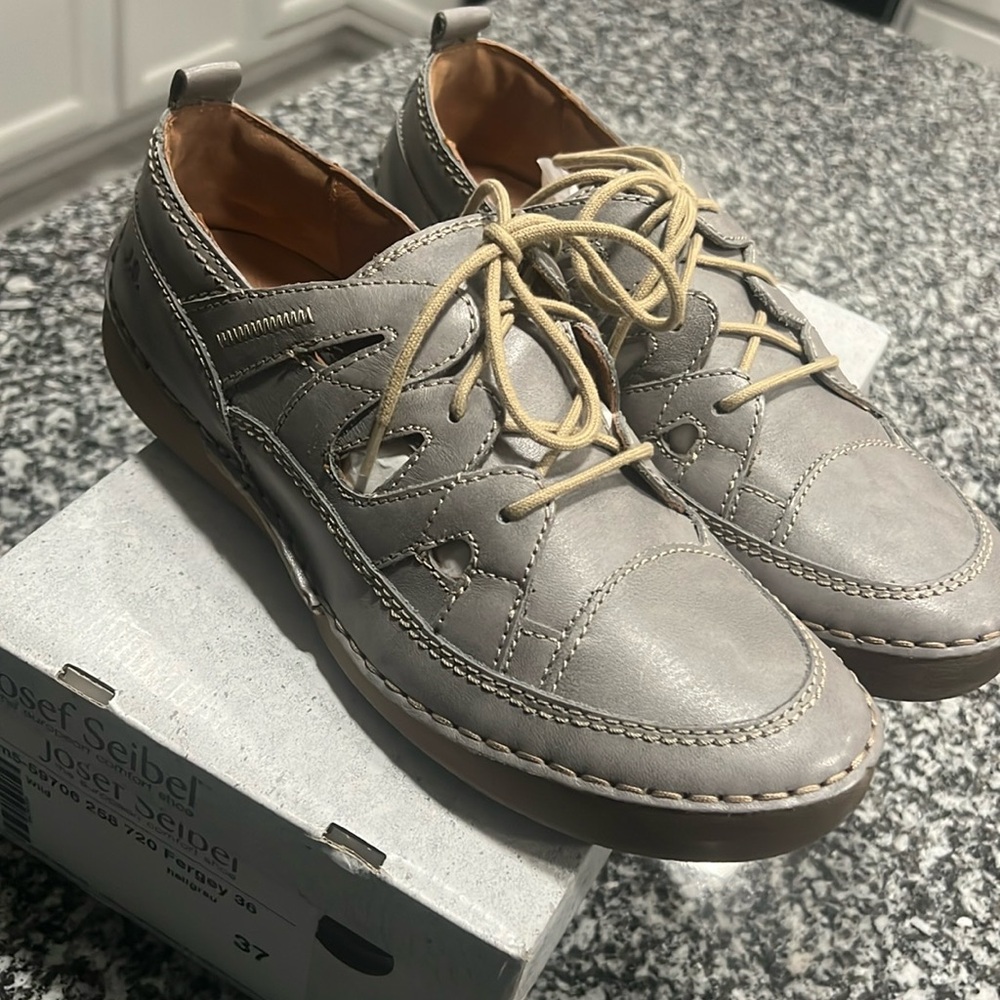NEW Josef Seibel Women's Low Top Sneakers Light Grey, 37 EU